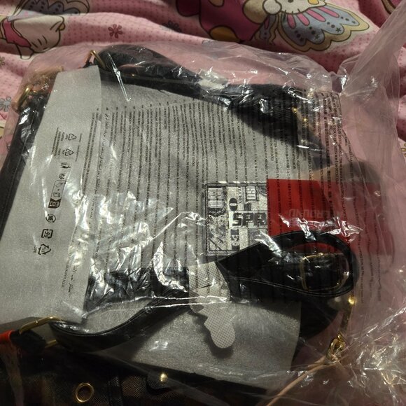 NEW* SPRAYGROUND - Picture 4 of 4